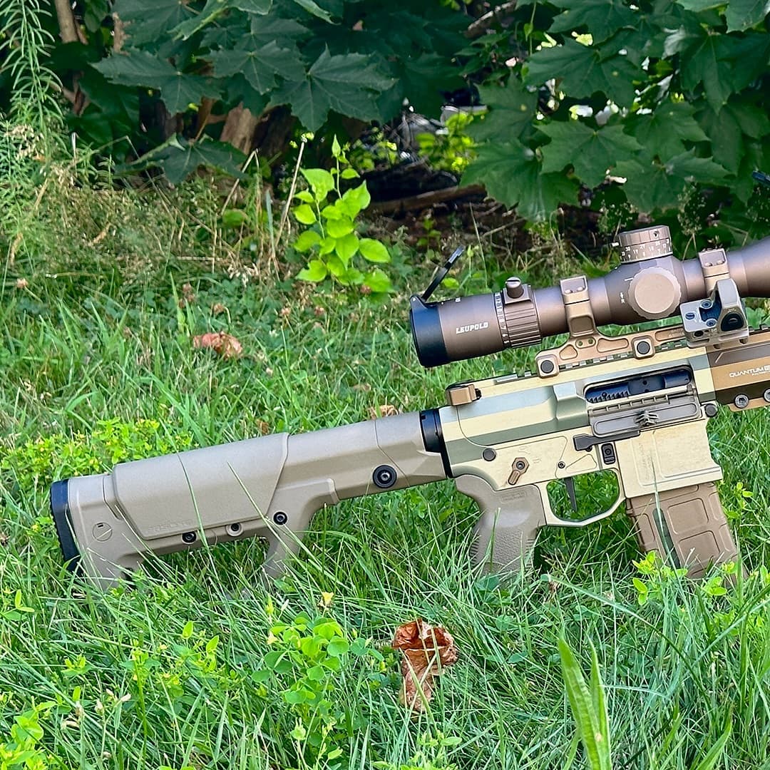 Posted up! Never miss your mark with this long girl we put together!💥

•Blackout Defense 16” Q15A Clear Anodized/Burnt Bronze 
•Magpul PRS Lite Buttstock 
•Leupold MARK 5HD
•Badger Ordinance C.O.M.M.
•Atlas PSR Series Bipod
•Dead Air Sandman Silencer

*No Firearms Sales*